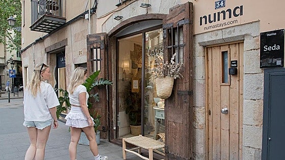 Barcelona plans to eliminate all tourist rental properties by November 2028
