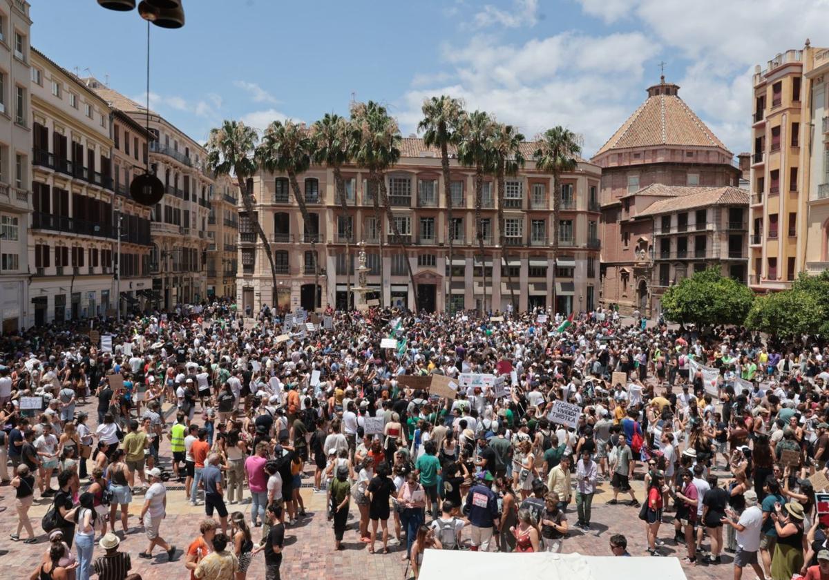 In pictures and video: Around 15,000 people attend major rally to demand action to solve Malaga's housing crisis