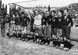 The Spain line-up in 1929.