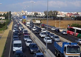 The traffic jams on the A7 highlight the need for a train connection from Malaga to Marbella and Estepona.