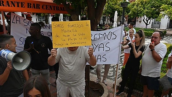 Beach sunbed business owners demand more space to ensure survival in Marbella