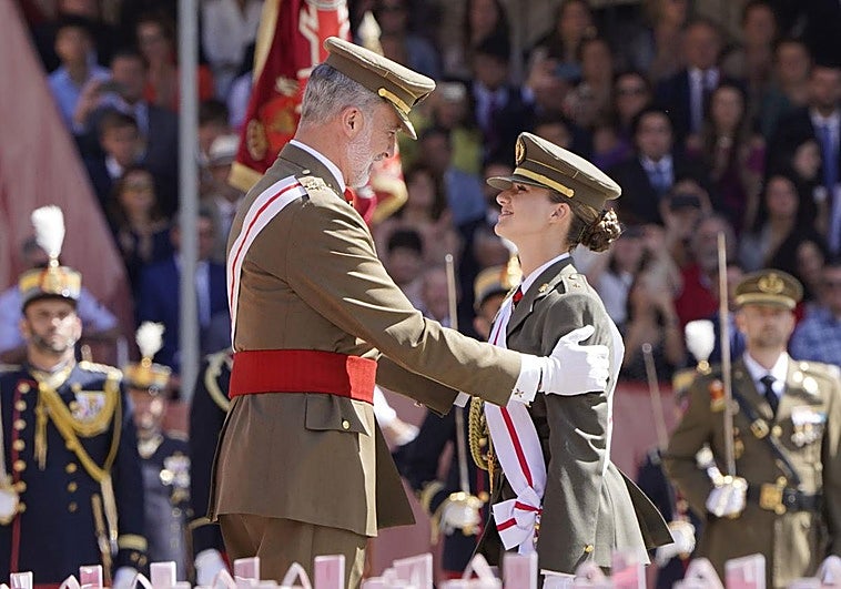Spain's Princess of Asturias made an officer after finishing her 11 months of army training