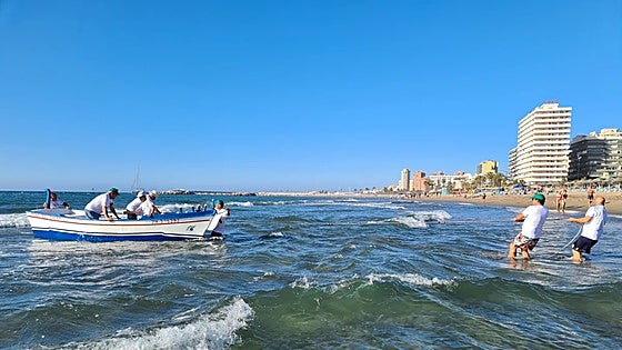 Fuengirola fishermen recreate ancient technique that is considered an art more than fishing