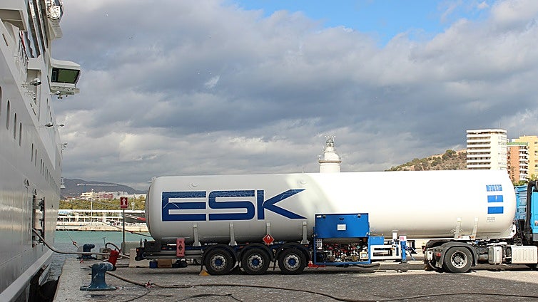 Less noise and fewer emissions: Ships docked in Malaga will be able switch off their polluting engines and generators