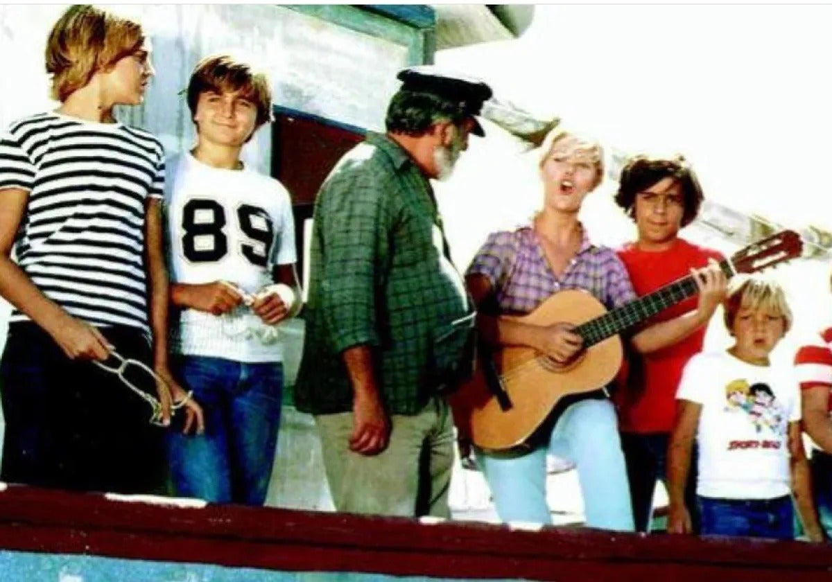 The group of children from Verano Azul.