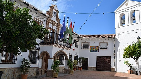 Woman dies after being struck by car in Malaga village