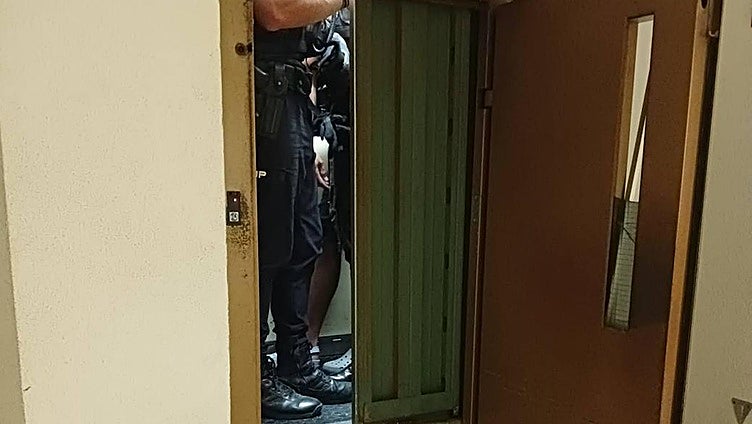 Police officer trapped in lift with detained man at Marbella courts building