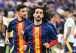 Jesús Navas (l) and Marc Cucurella.