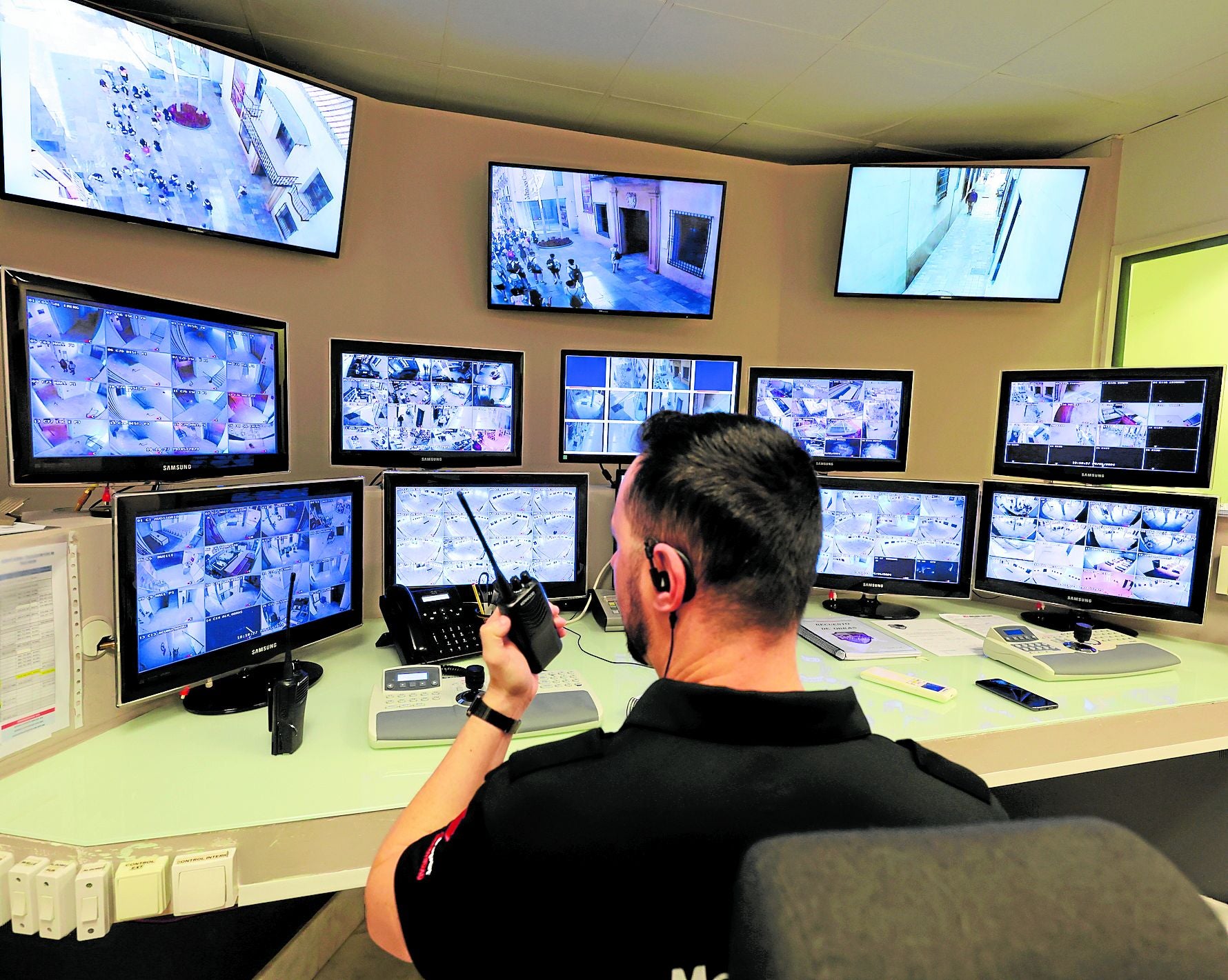 The control centre of the Museo Carmen Thyssen where they can see into every corner.