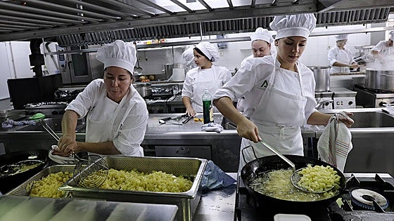 Malaga province has 120,000 unemployed but there are still industries unable to find workers