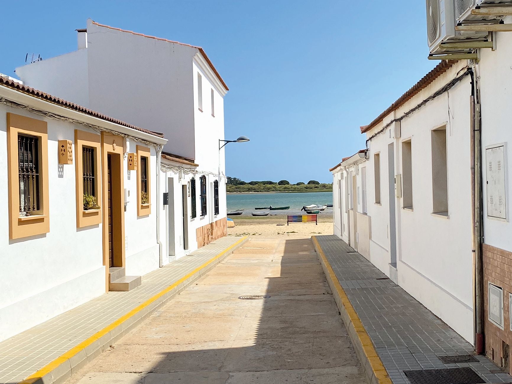 A narrow street in El Rompido.