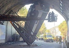 Image of the accident from inside the tunnel.