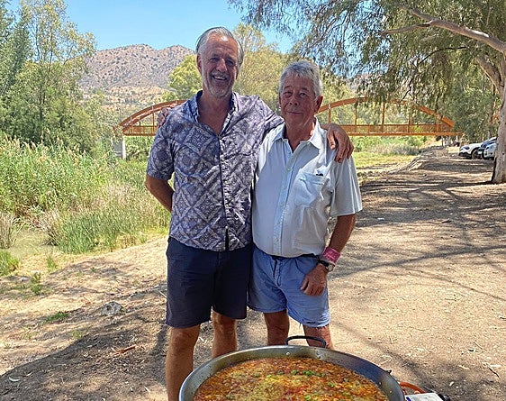 Álora residents become first expats to win a prize in paella competition