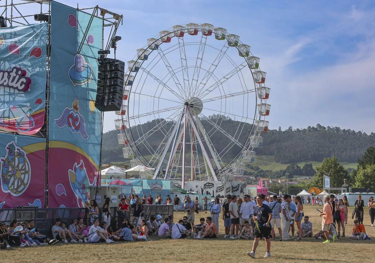 Young man dies after suffering blow to head on big wheel at music festival in Spain