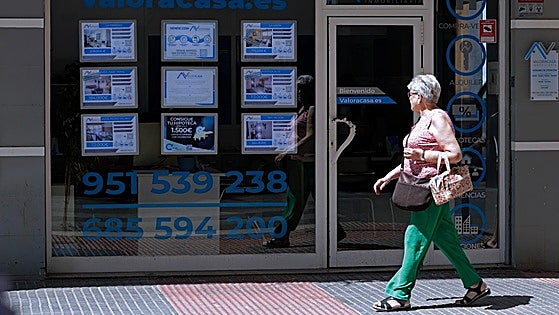 Renting in Malaga swallows up 54% of income, the highest percentage in Spain