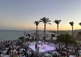 This boxing event will take place at the impressive Holiday World Beach Club.