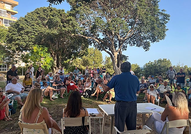 Meeting between some of the affected neighbours.