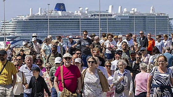 Spanish economy soars by 2.9% riding on crest of tourism wave