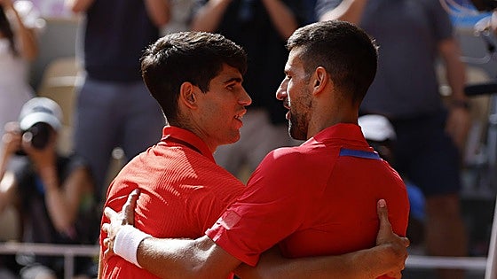 Spain's Carlos Alcaraz comes up just short in battle for Olympic gold