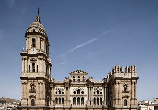 The façade of the main façade will be completed as designed by Antonio Ramos in the 18th century.