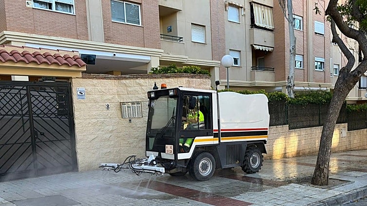 Torremolinos boosts street cleaning programme during peak summer season