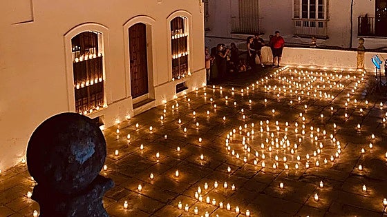 Pretty Cadiz town prepares for a festival in a special light