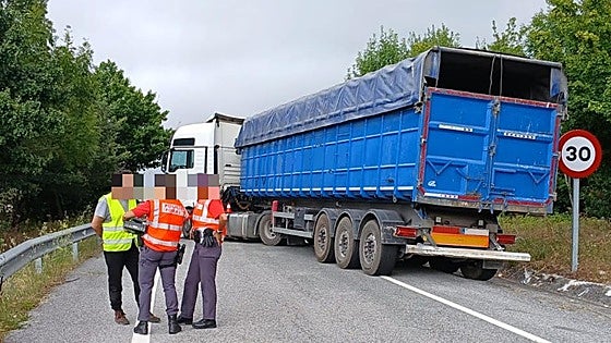 Lorry driver seven times over drink-drive limit invites police officers to have a beer on him