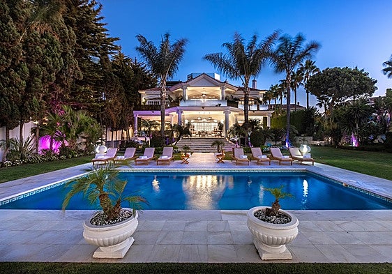 Take a peek inside a very special 30-million-euro luxury mansion on Marbella's Golden Mile which even features a swimming pool signed by Picasso