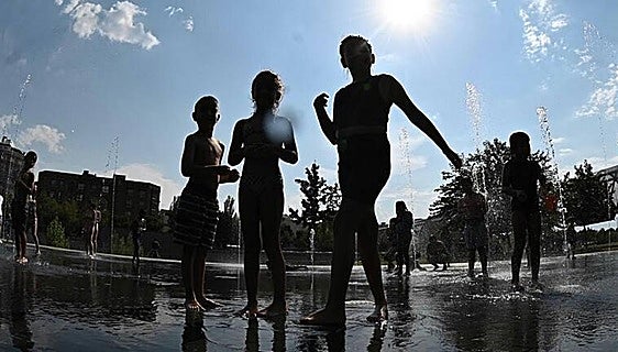 Children in Spain experience four times more days of extreme heat than their grandparents