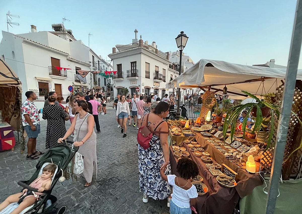 Imagen secundaria 1 - Frigiliana's 3 Culturas festival.
