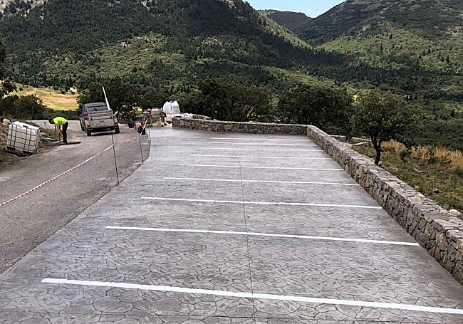 The arrangement of a car park at the La Nava viewpoint.