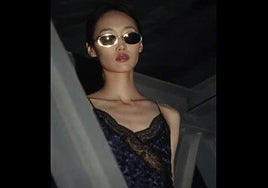 Screengrab of one of Zara's live-streamed shopping shows in China.