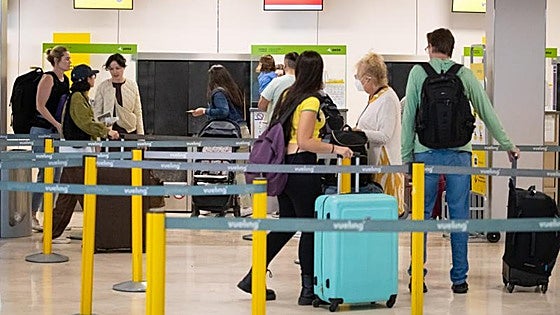 EU backtracks and reintroduces restrictions on carrying liquids in hand luggage on flights
