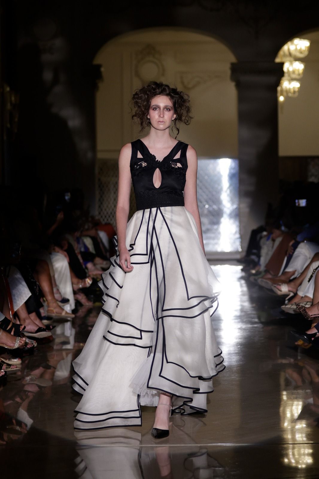 Victorio &amp; Lucchino avant-garde classic fashion on the catwalk - in pictures