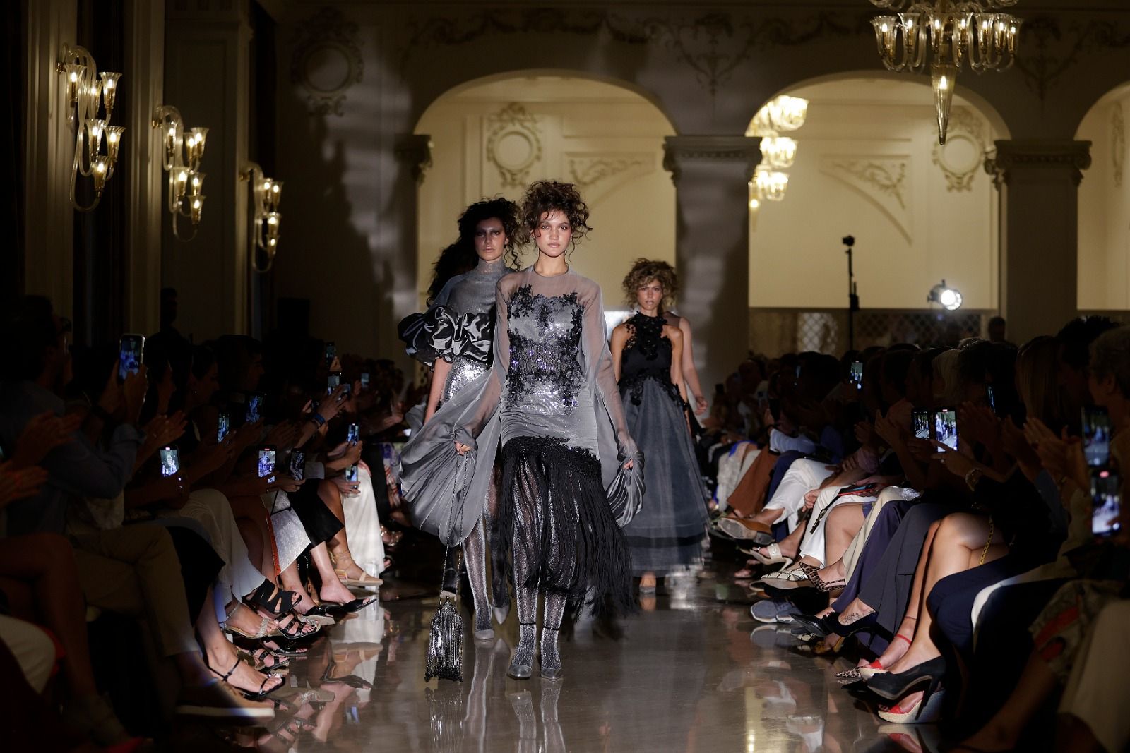 Victorio &amp; Lucchino avant-garde classic fashion on the catwalk - in pictures