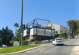 Point where the petrol station is planned to be built, at the entrance to the estate.