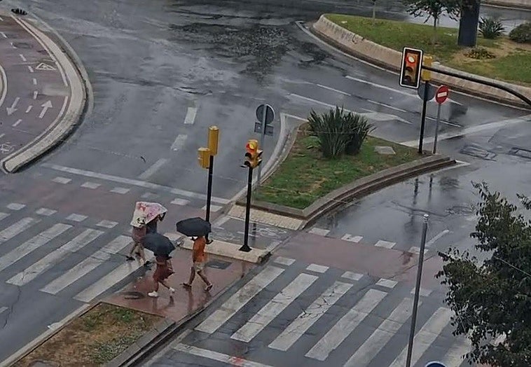 In Malaga city it has been raining in several areas since this afternoon.