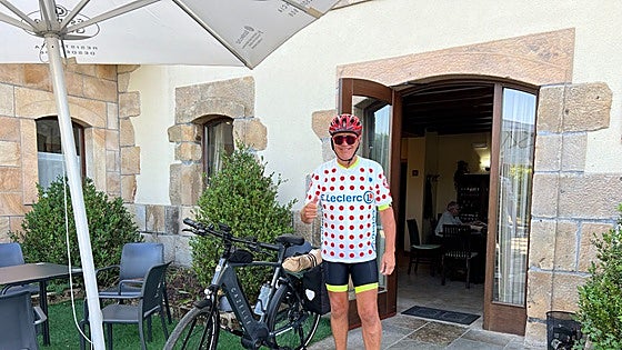 Dutchman cycles 2,500 kilometres from Netherlands to Mijas to raise money for donkey shelter
