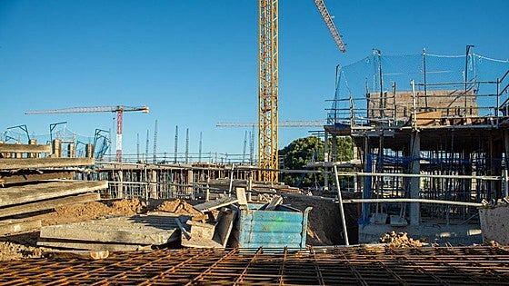 How many more homes does Spain need to build every year to meet current demand?