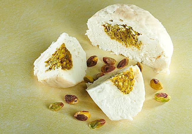 Corazón de Pistachio cheese, from Santa María del Cerro (Villanueva de la Concepción).