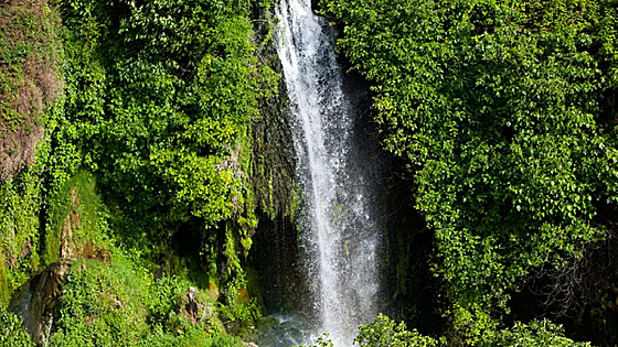 Beat the hellish heat on a walk dotted with caves and waterfalls in Granada province