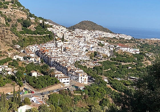 Panoramic view of the town centre of Frigiliana.