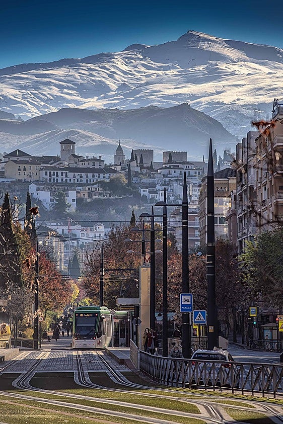 The story behind the iconic photo of Granada's Sierra Nevada that has gone viral around the world