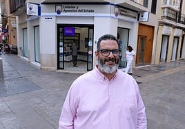 Agustín Giménez at the lottery office where the generous act happened.