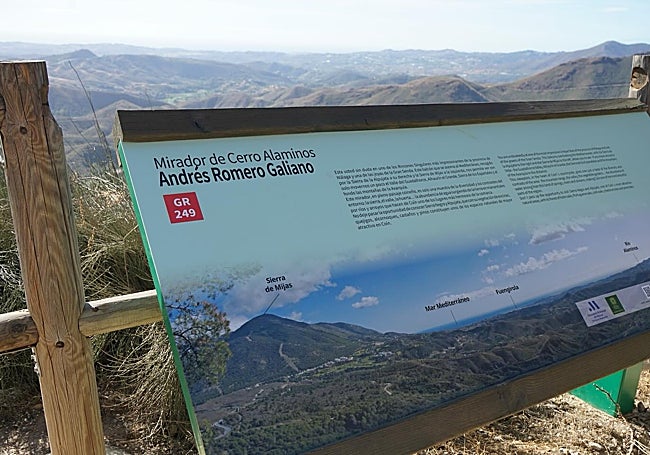 Renewal of the information panel with the name of Andrés Romero Galiano.