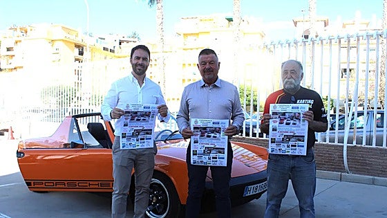 Where can you see classic cars in the mountains of Malaga province this weekend?