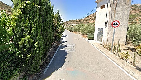 Biker dies after motorcycle crashes off road in Ardales