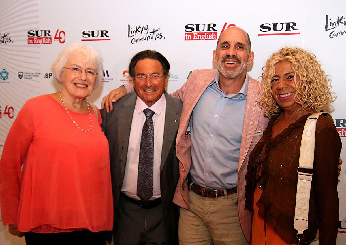 Imagen secundaria 1 - SUR in English gala celebrates four decades of linking communities