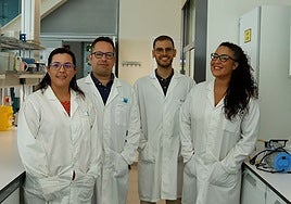 Susana Guzmán, together with other members of the La Mayora research team.