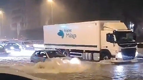 Watch as sudden downpour turns A-7 motorway into lake during early morning rush hour on the Costa del Sol